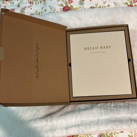 Baby Book - Picture 4 of 16